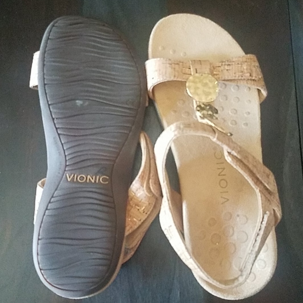 Vionic - Picture 3 of 3